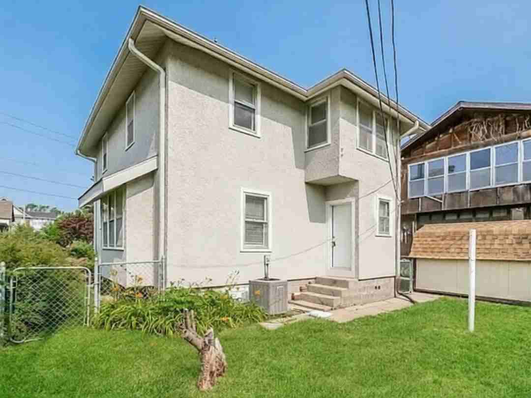 1704 Military Ave #NA - Photo 4 of 6