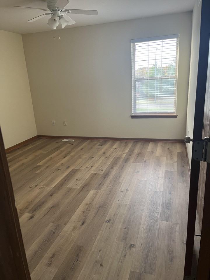 5015 Alpine Ridge Dr #A - Photo 7 of 11