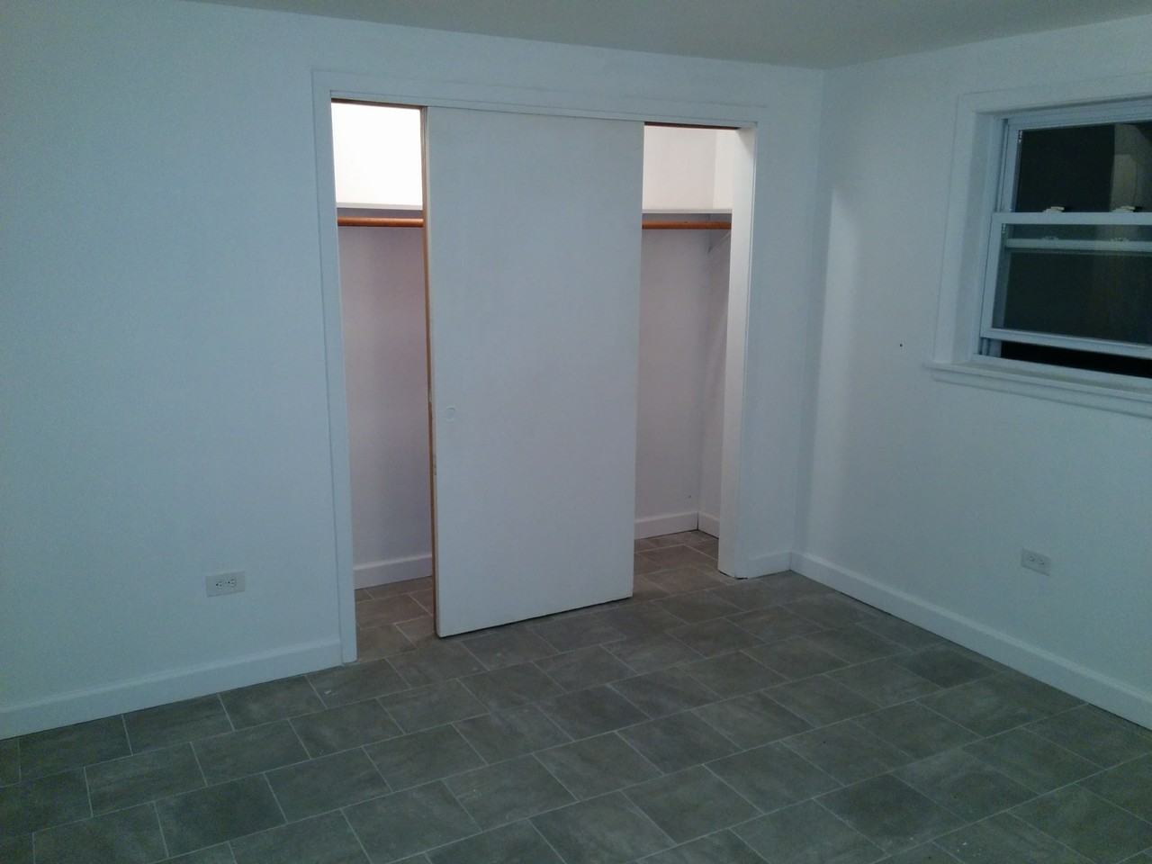 1533 Homestead Rd - Photo 4 of 8