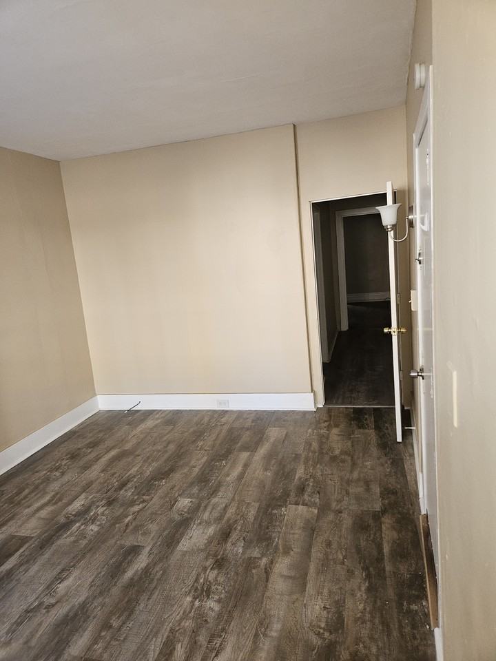 1448 W Linden St #NA - Photo 2 of 22