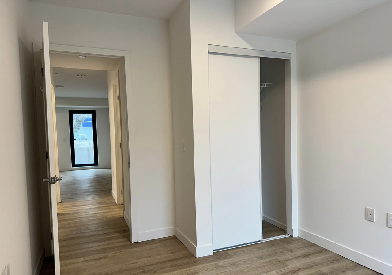 325 University Avenue West #113 - Photo 7 of 13