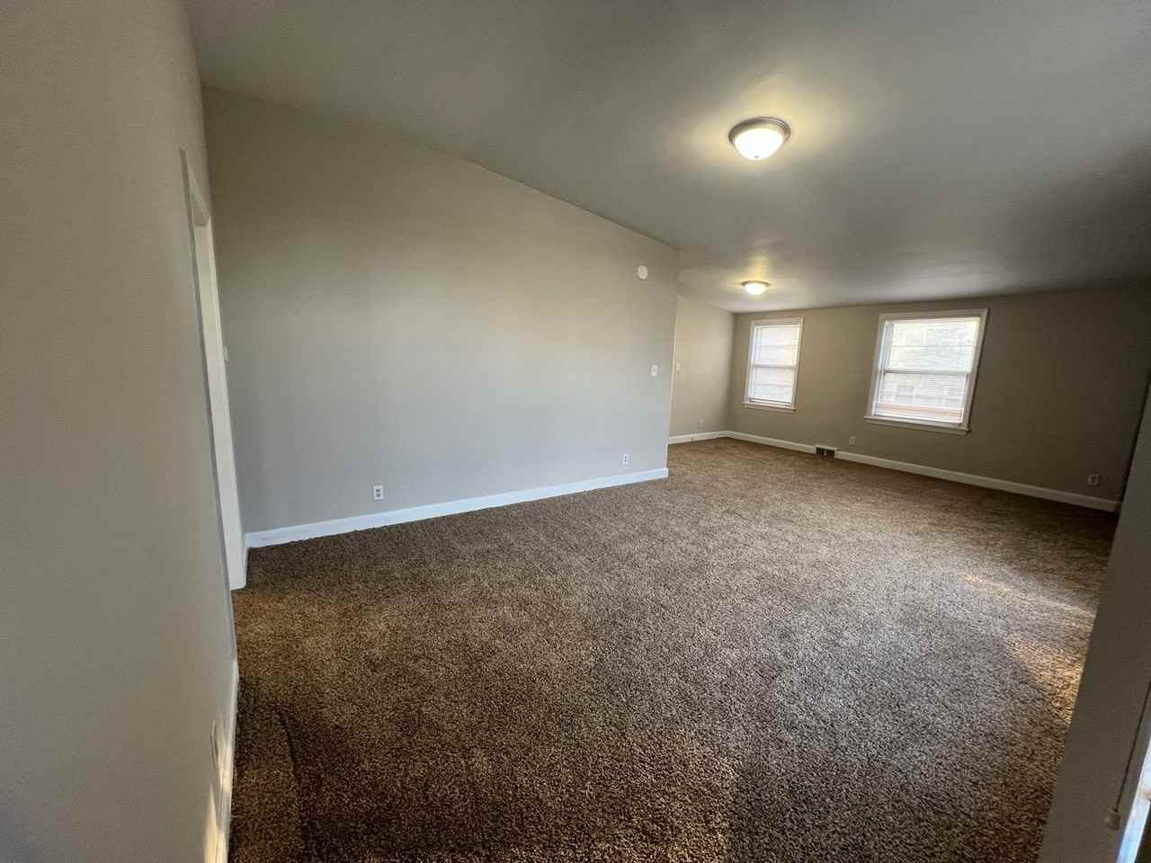 206 Connecticut Ave - Photo 2 of 44