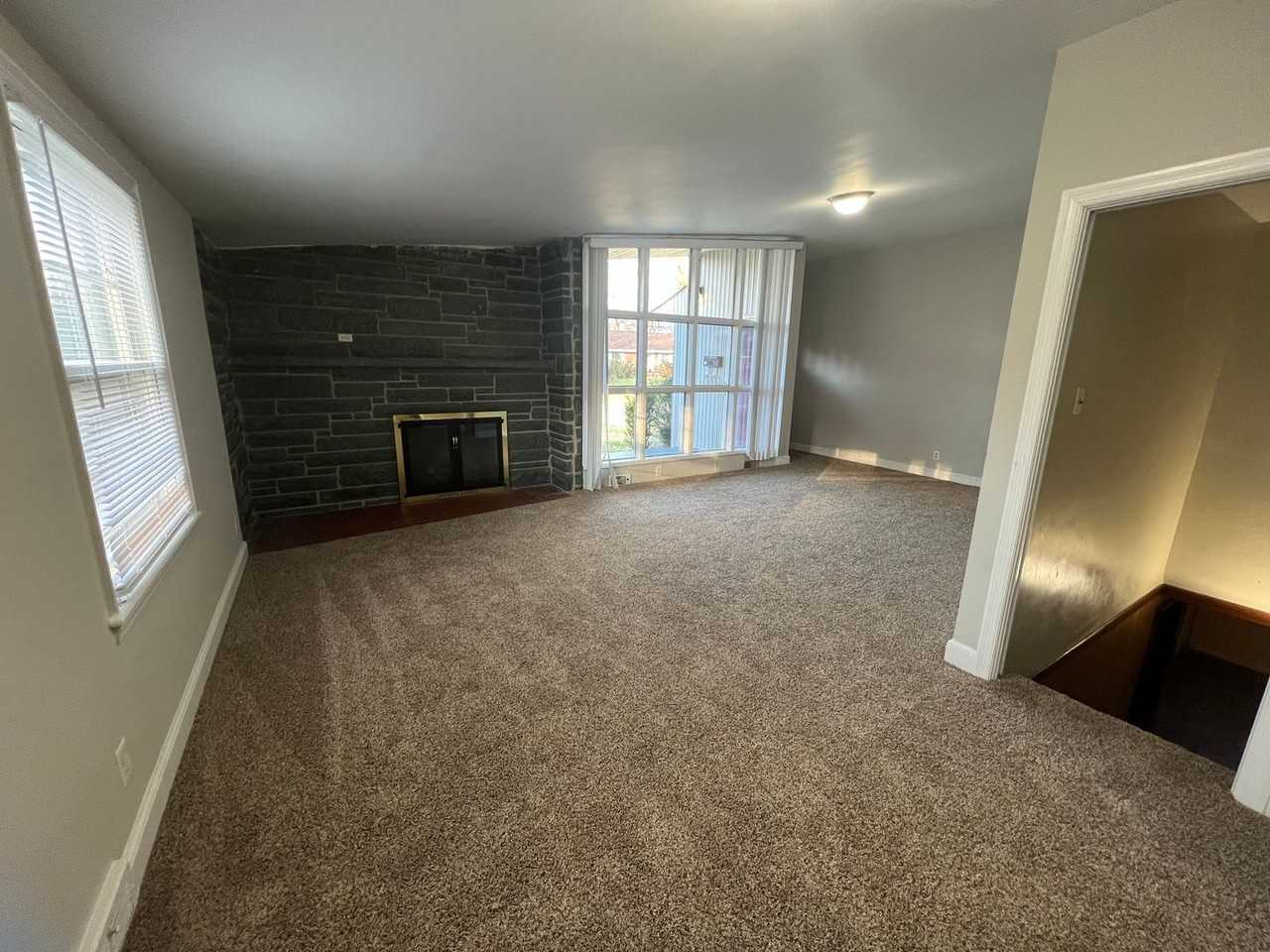 206 Connecticut Ave - Photo 5 of 44