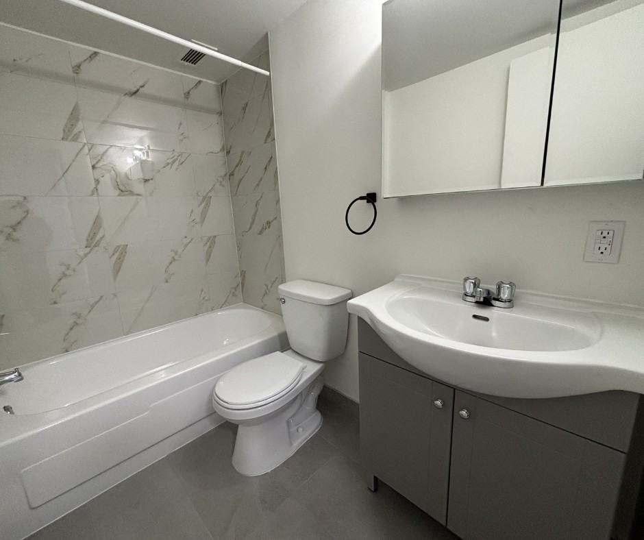 10200 Avenue de Bois-de-Boulogne #305