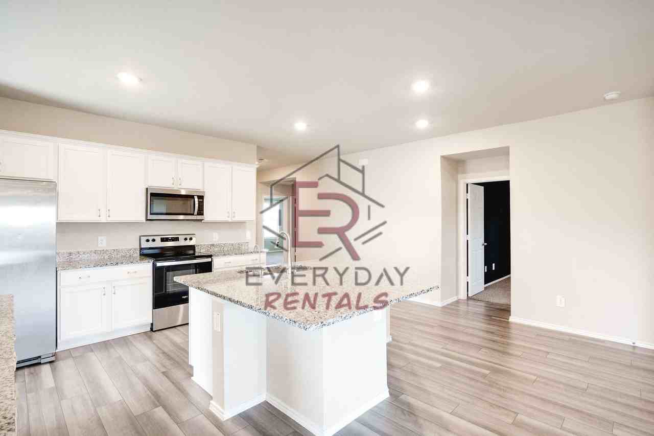 2569 Merganser Dr - Photo 4 of 16