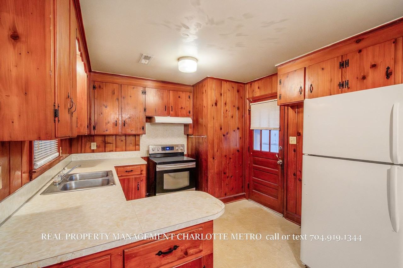 3025 Amity Garden Ct - Photo 7 of 18