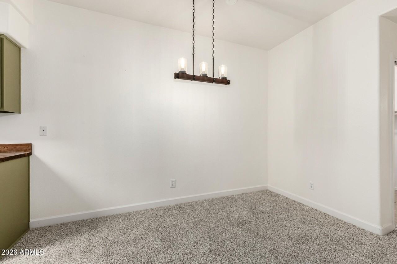 743 E Pepper Dr - Photo 5 of 19