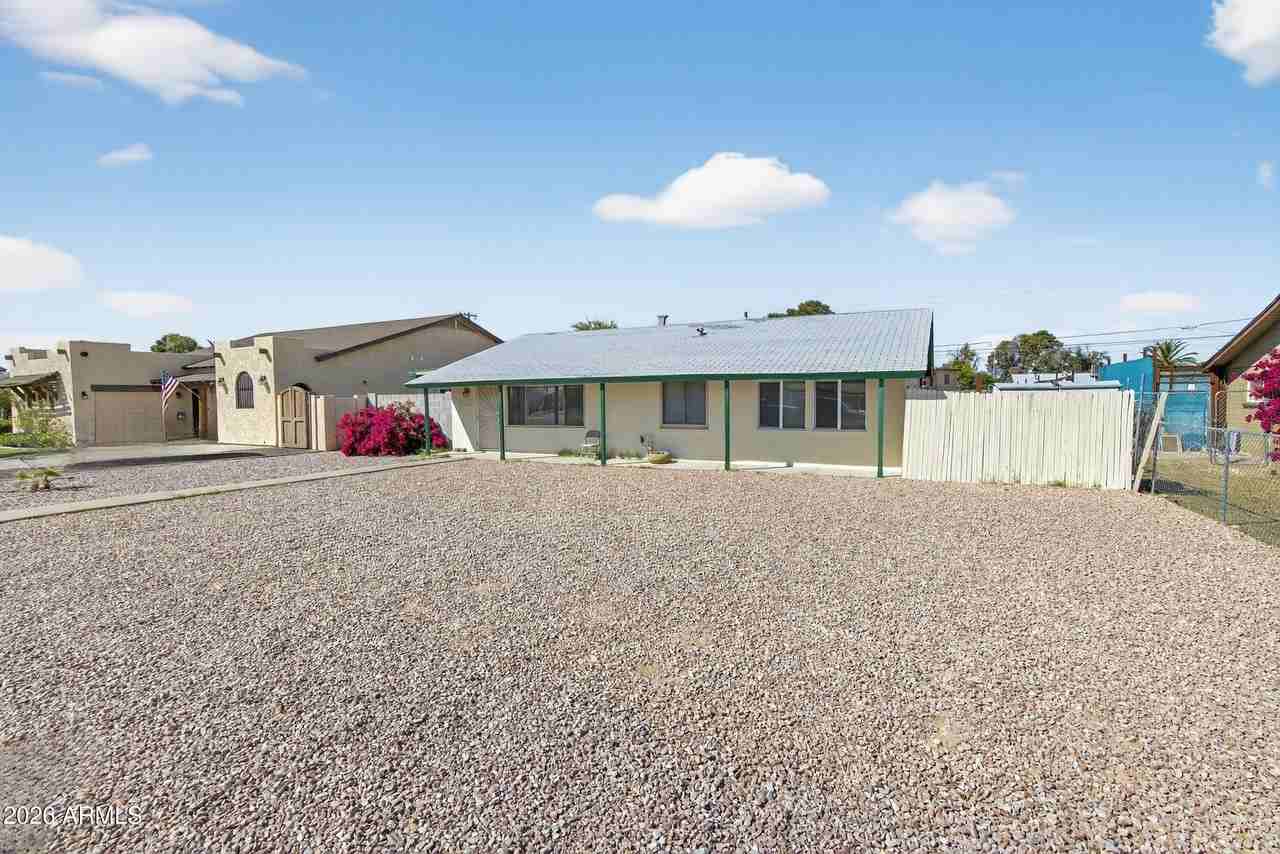 1113 N Coolidge Ave - Photo 3 of 26