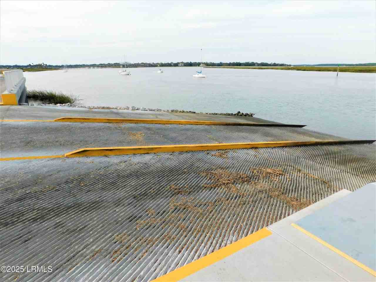 15 Meridian Rd - Photo 6 of 47