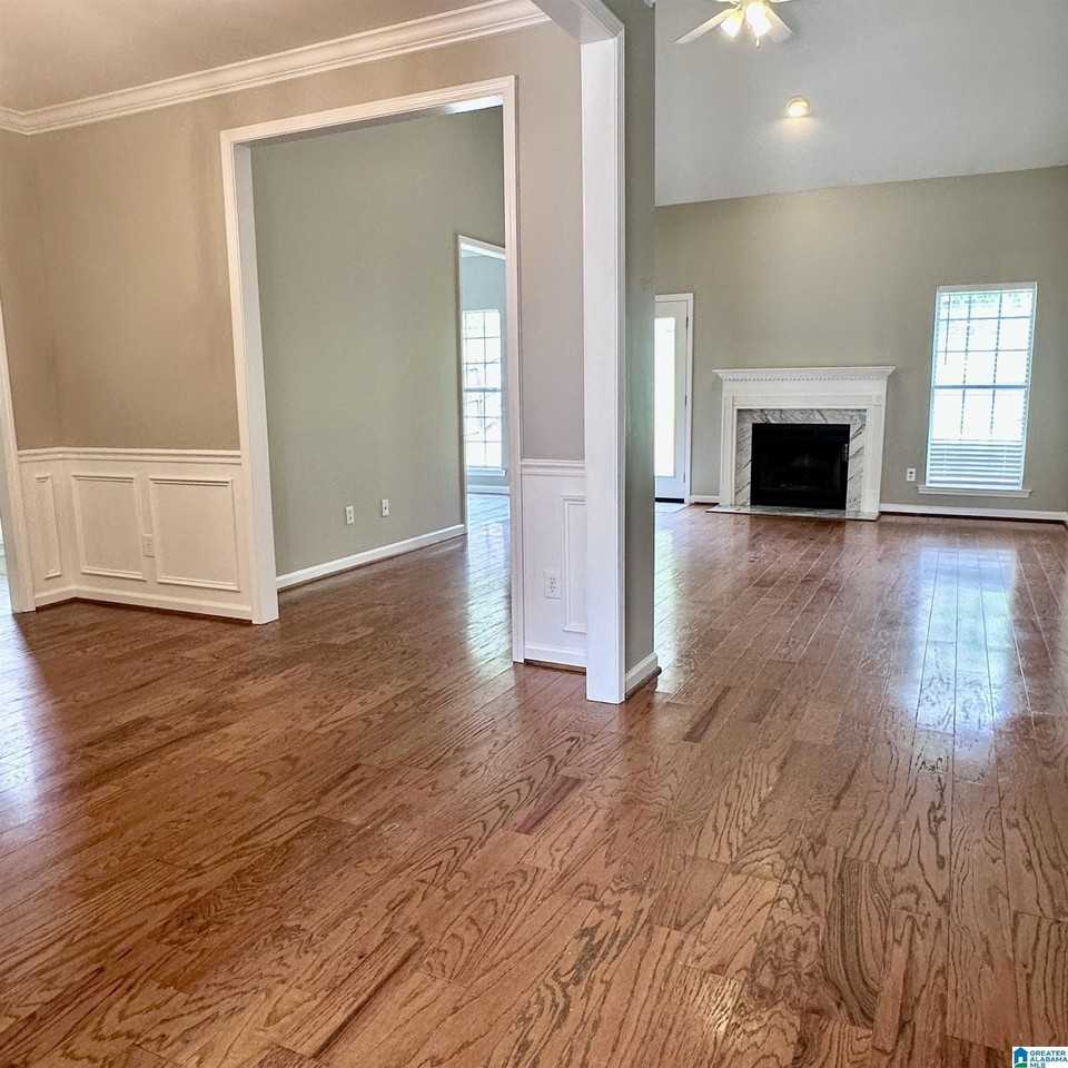 821 Savannah Ln - Photo 3 of 20