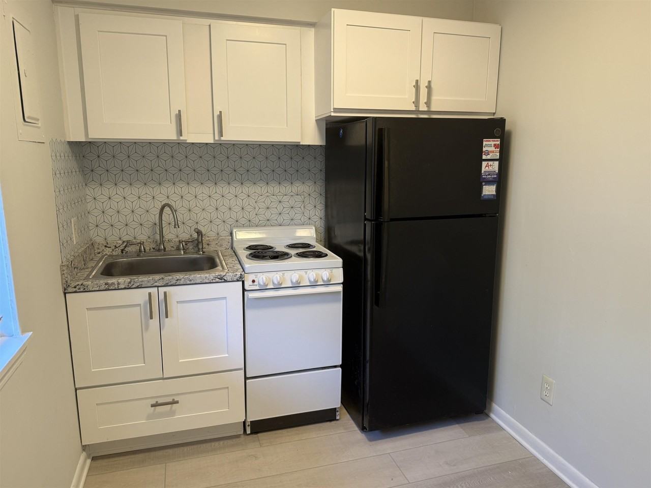 610 Putters Ln - Photo 2 of 13