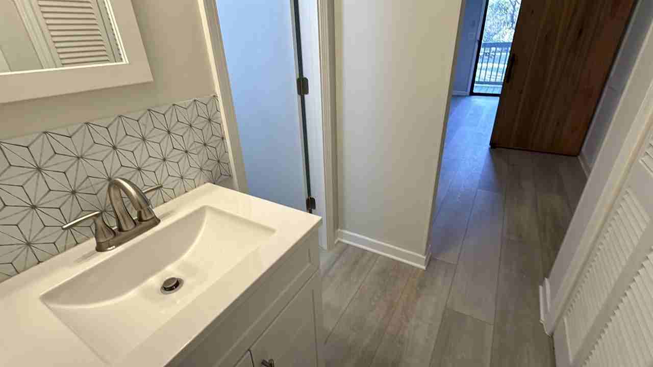 610 Putters Ln - Photo 4 of 13