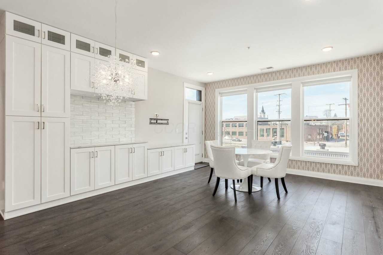 751 N 6th St Apt 204 - Photo 2 of 30