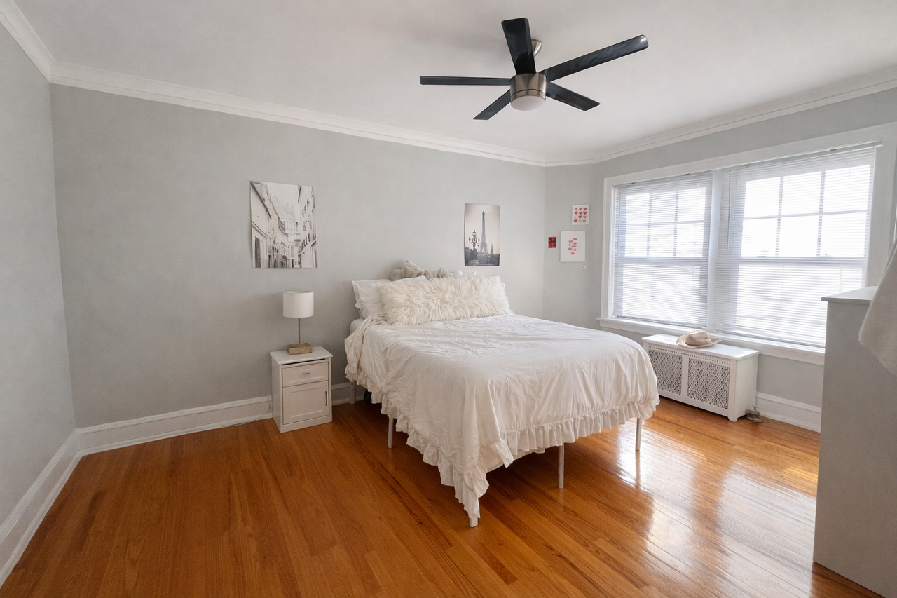 2336 W Addison St #H3 - Photo 6 of 9