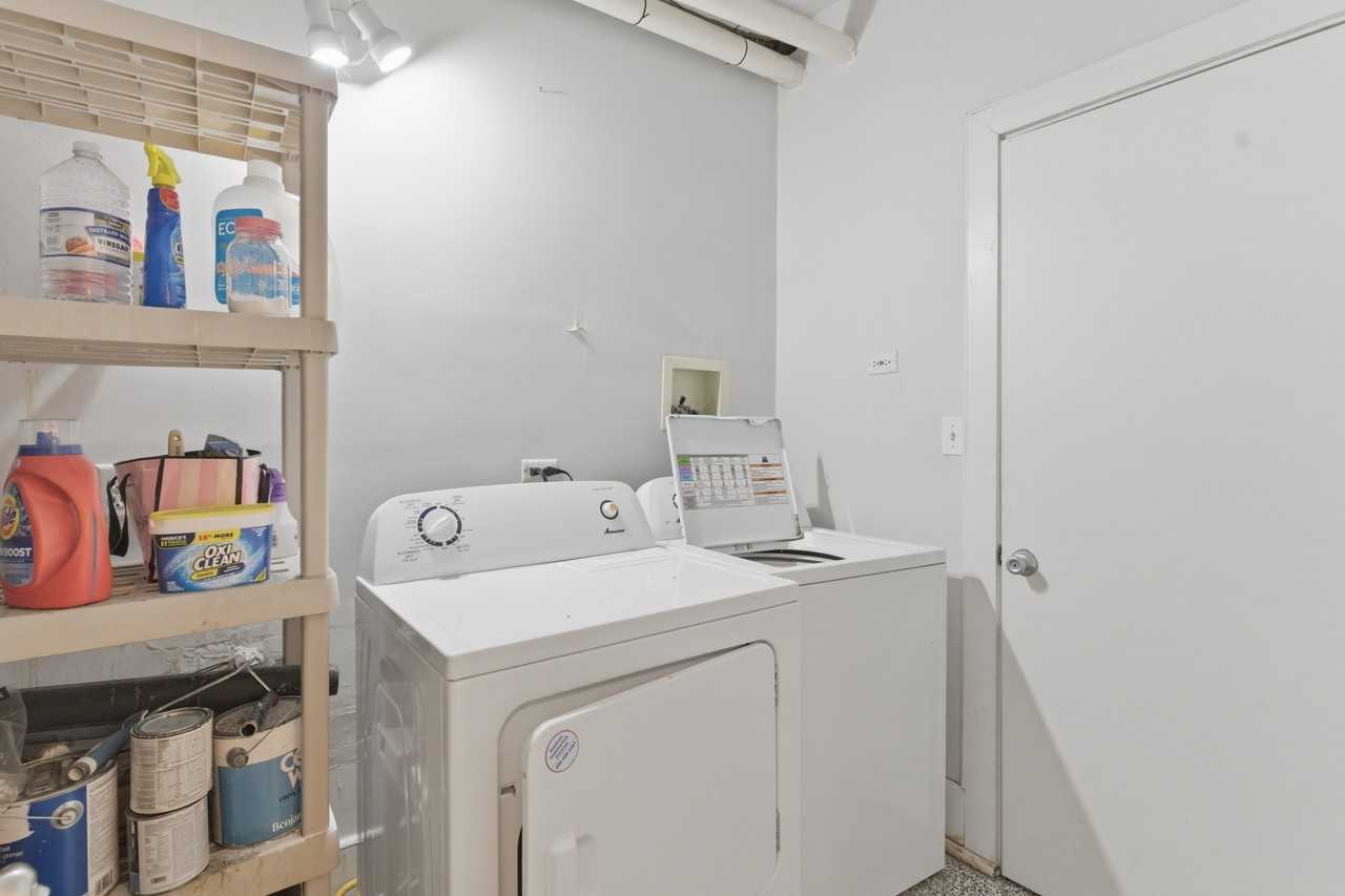 1746 W Crystal St #1 - Photo 3 of 9