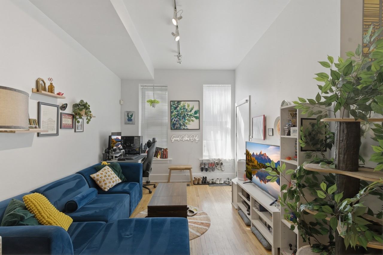 1746 W Crystal St #1 - Photo 6 of 9