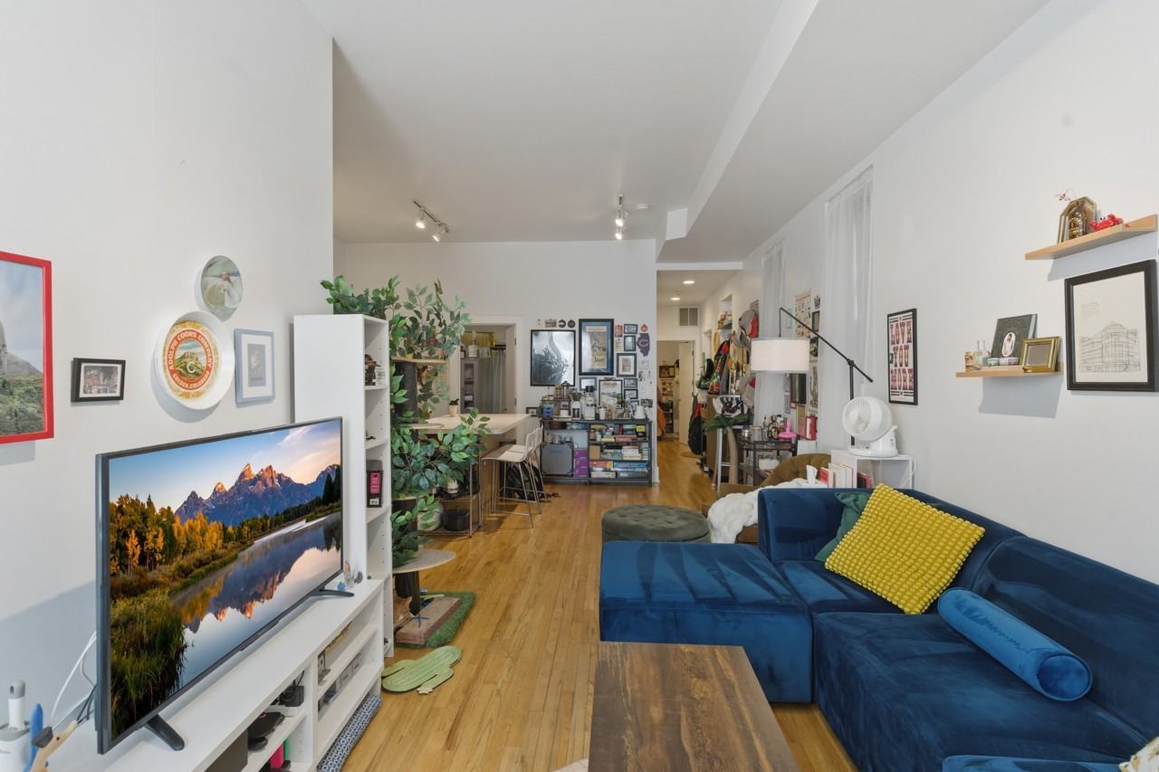 1746 W Crystal St #1 - Photo 7 of 9