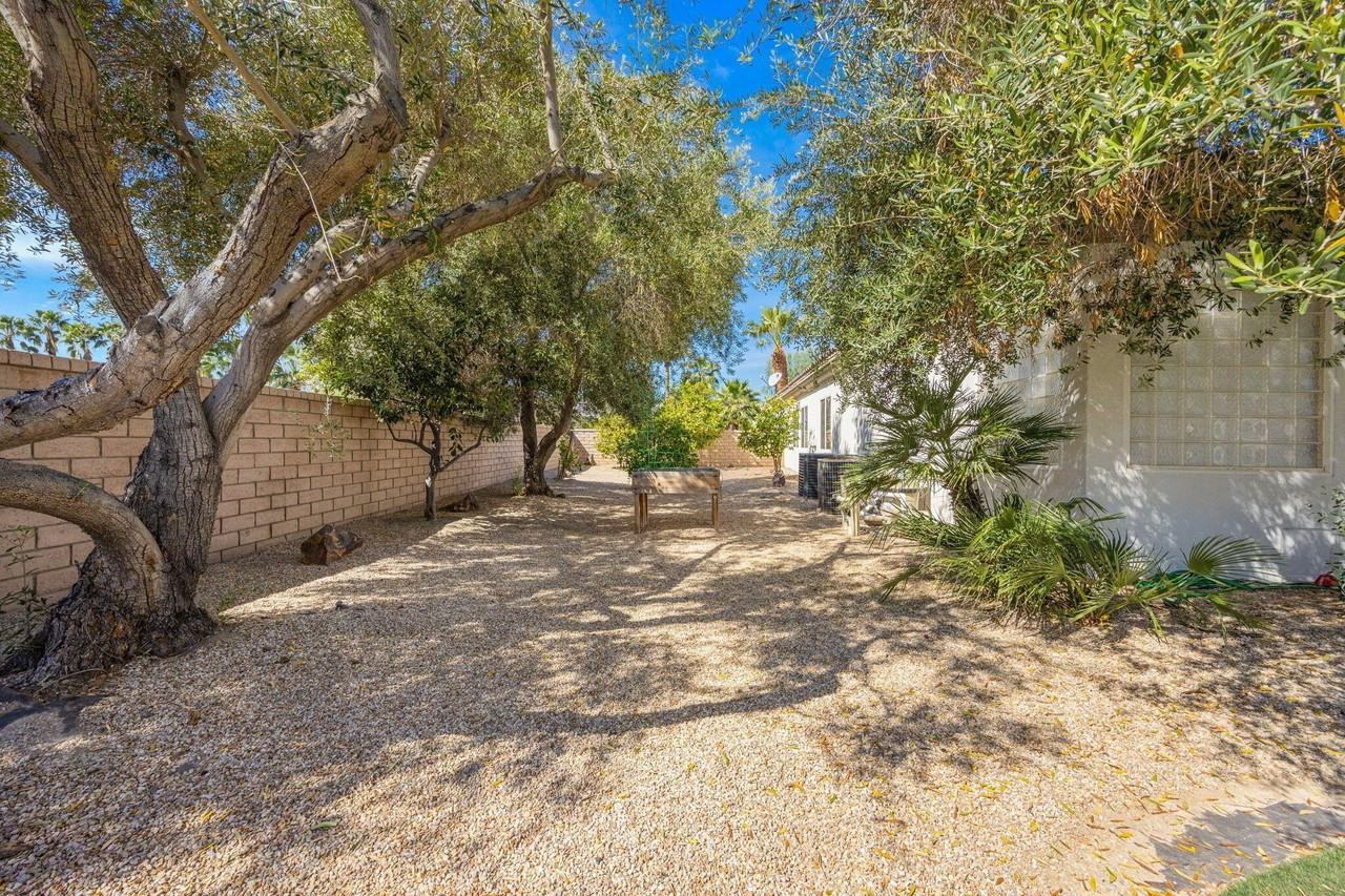 49392 Hohokam River St - Photo 5 of 50