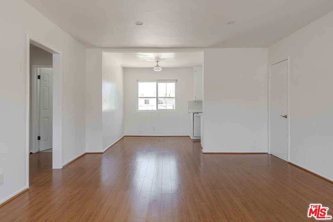 2210 S Sycamore Ave Apt 3 - Photo 4 of 15