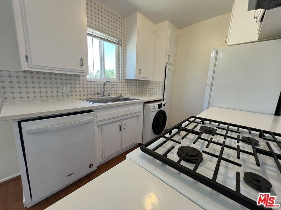 2210 S Sycamore Ave Apt 3 - Photo 6 of 15