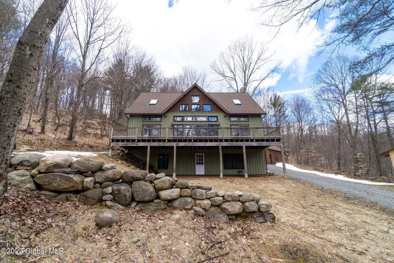 221 Young Rd - Photo 2 of 48