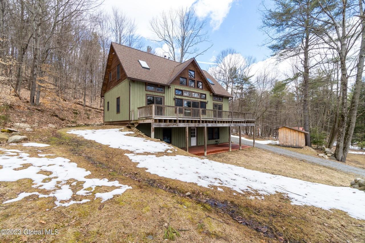 221 Young Rd - Photo 4 of 48