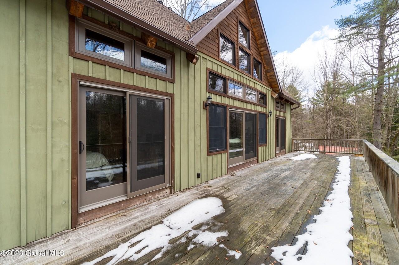 221 Young Rd - Photo 5 of 48