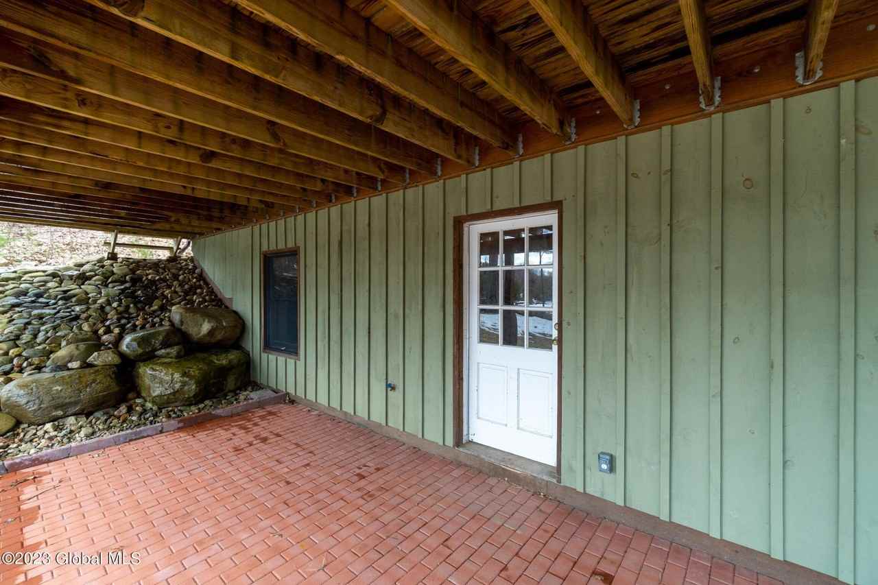 221 Young Rd - Photo 6 of 48