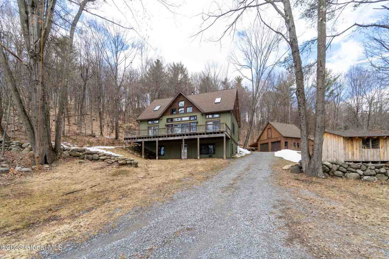 221 Young Rd - Photo 7 of 48