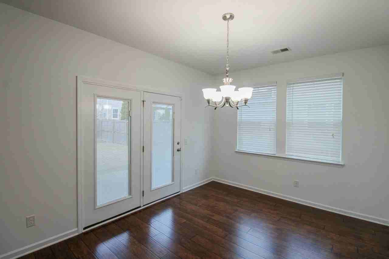 305 Legendres Dr - Photo 6 of 30