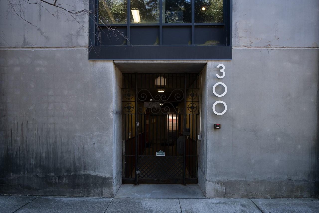 1 Cool Blow St Apt 325 - Photo 2 of 20