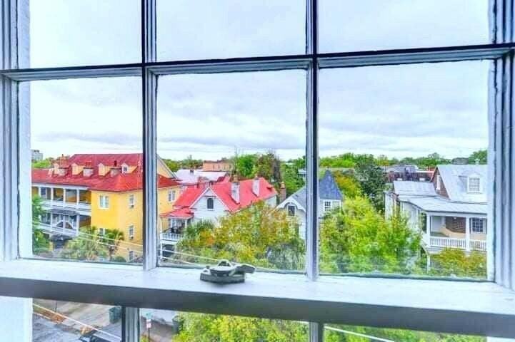 65 Vanderhorst St Apt J - Photo 2 of 20