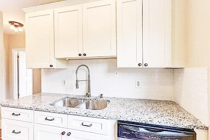 65 Vanderhorst St Apt J - Photo 3 of 20