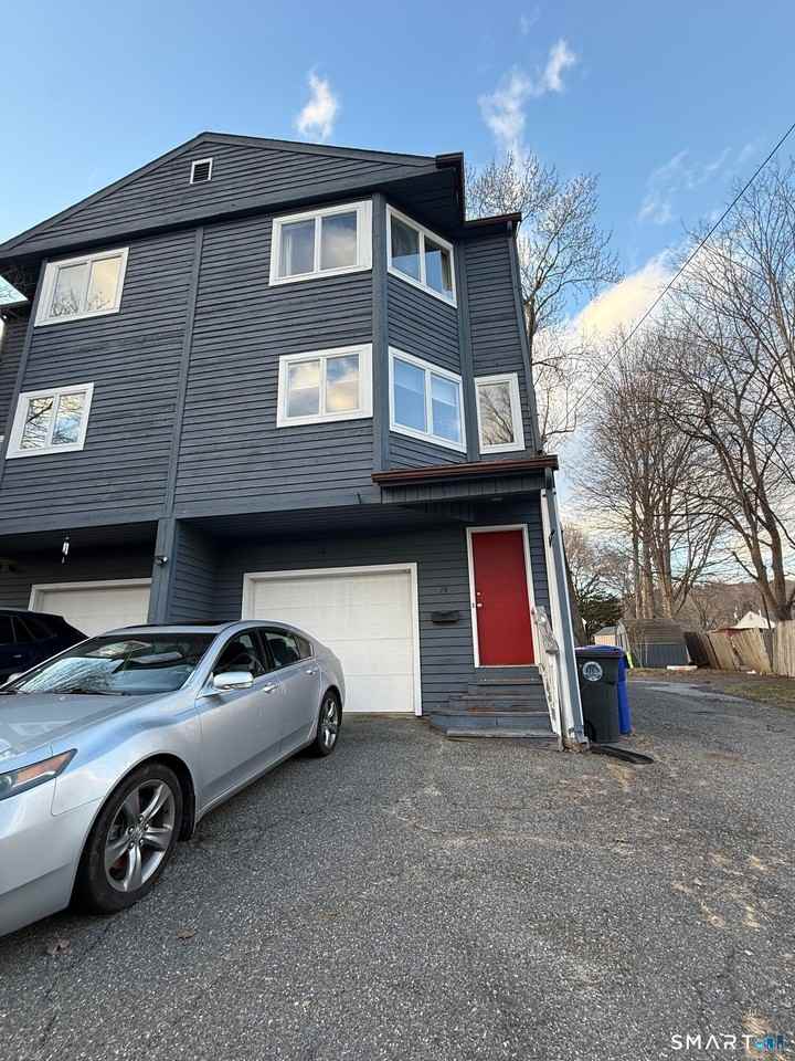 19 Wadhams Ave - Photo 2 of 9