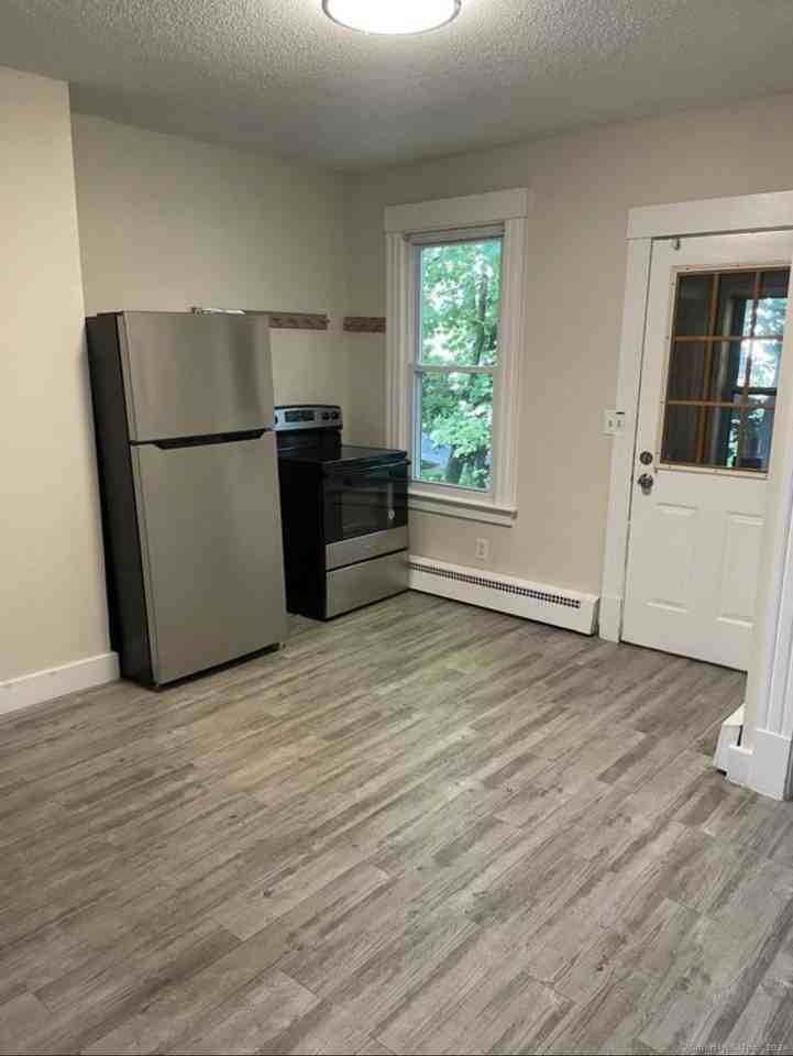 350 Center St 2nd Fl - Photo 2 of 8