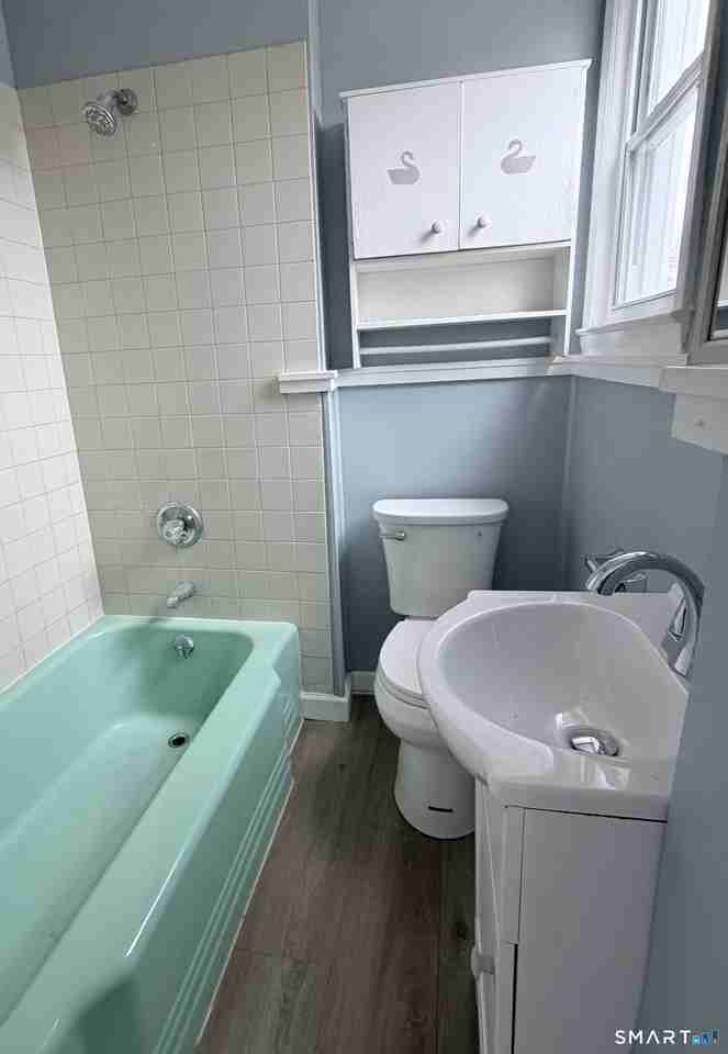 125 Ward St Apt D - Photo 3 of 6