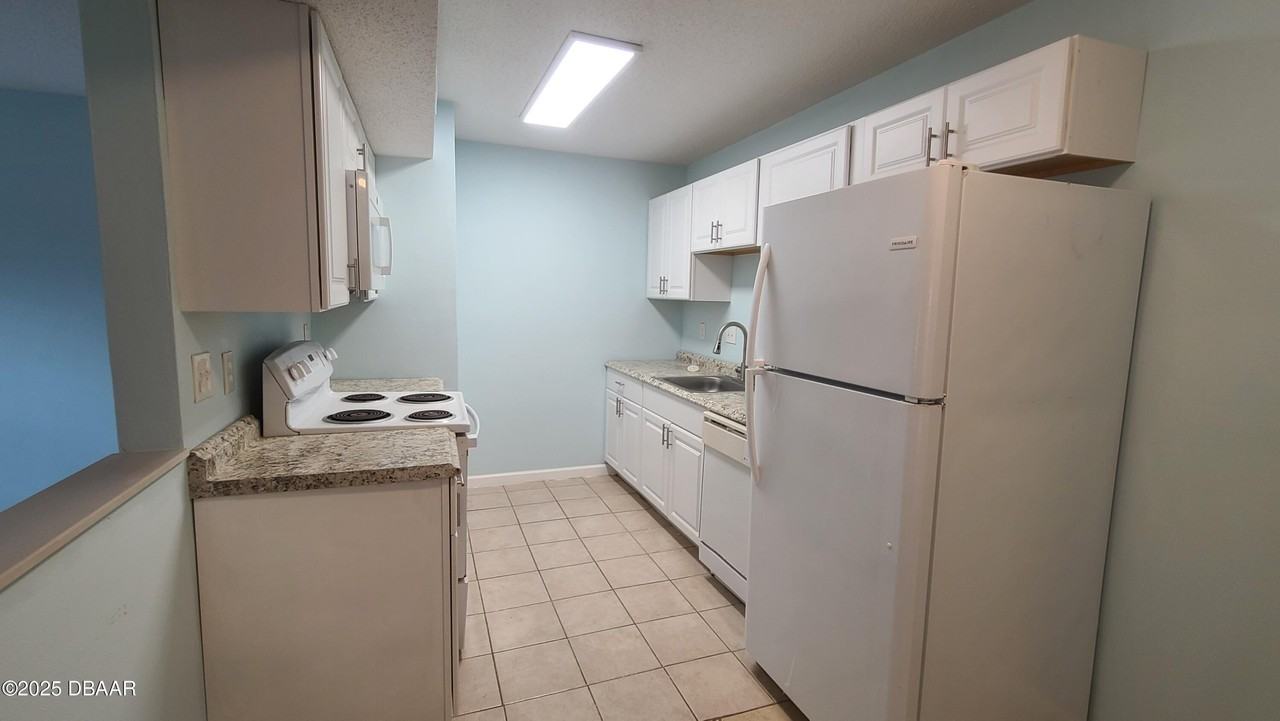 1600 Big Tree Rd Unit A2 - Photo 4 of 19