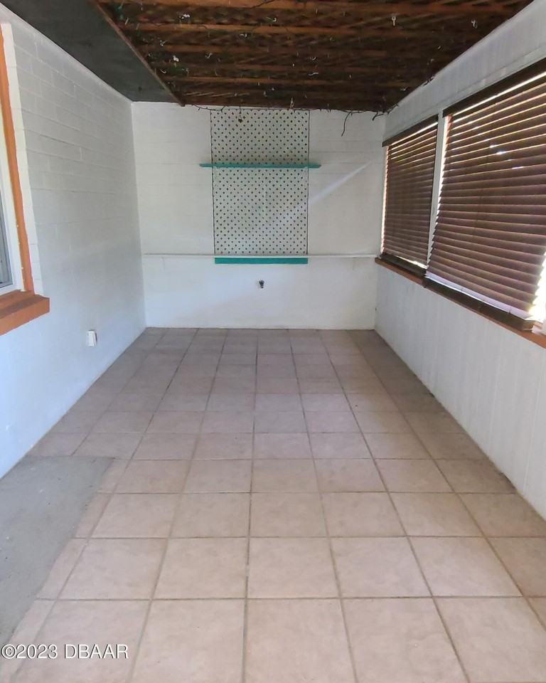 315 Golf Blvd - Photo 3 of 13