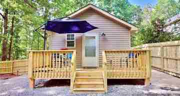 featured image of 2402 Rockwood Dr