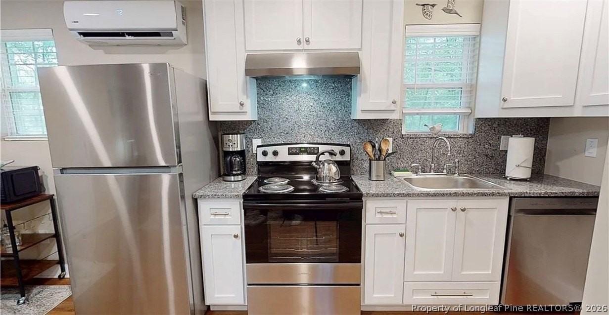 2402 Rockwood Dr - Photo 5 of 14