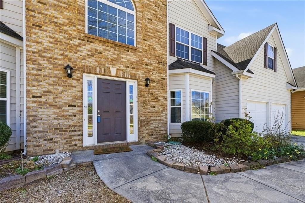 1582 Ewing Farm Dr - Photo 2 of 50