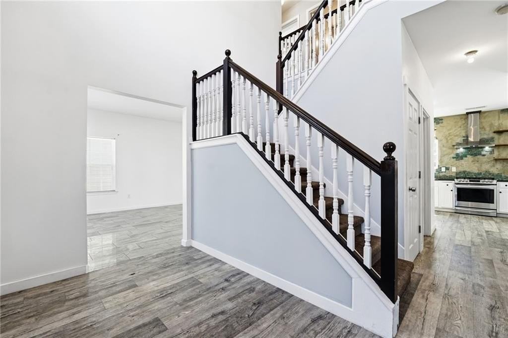 1582 Ewing Farm Dr - Photo 6 of 50