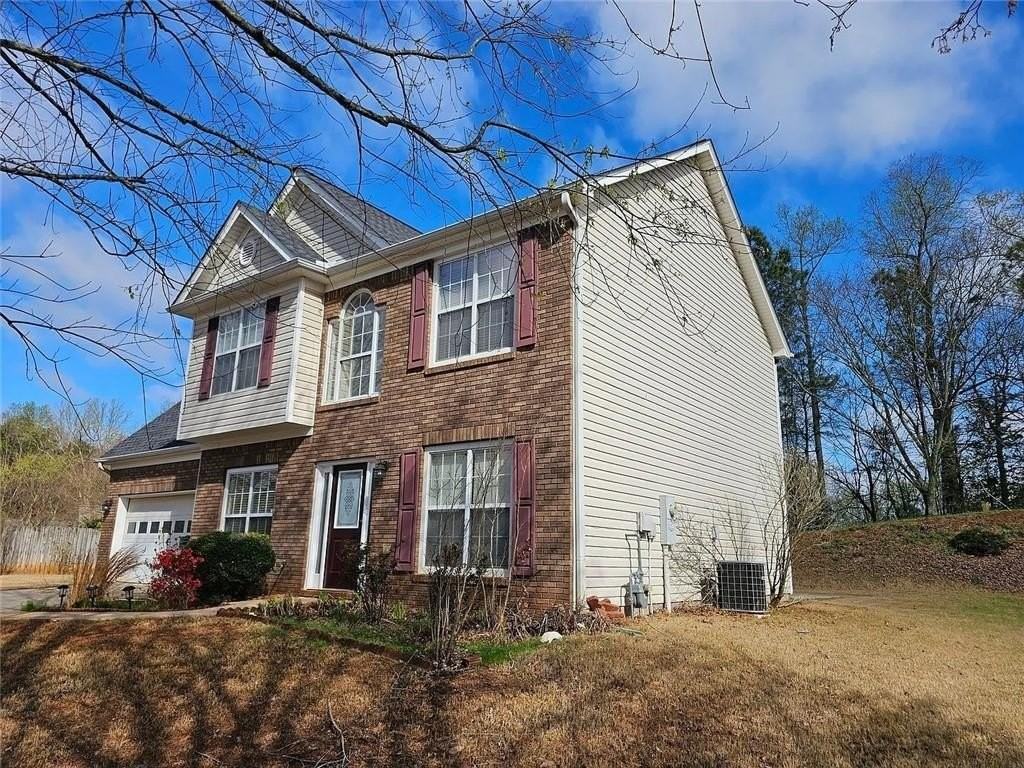 235 Circle Rd - Photo 2 of 26
