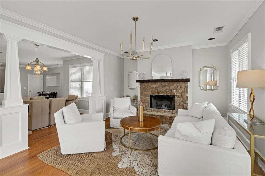 372 Clifford Ave Ne - Photo 7 of 28