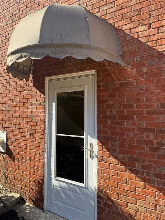 1120 Lewis Ridge Cir - Photo 2 of 6