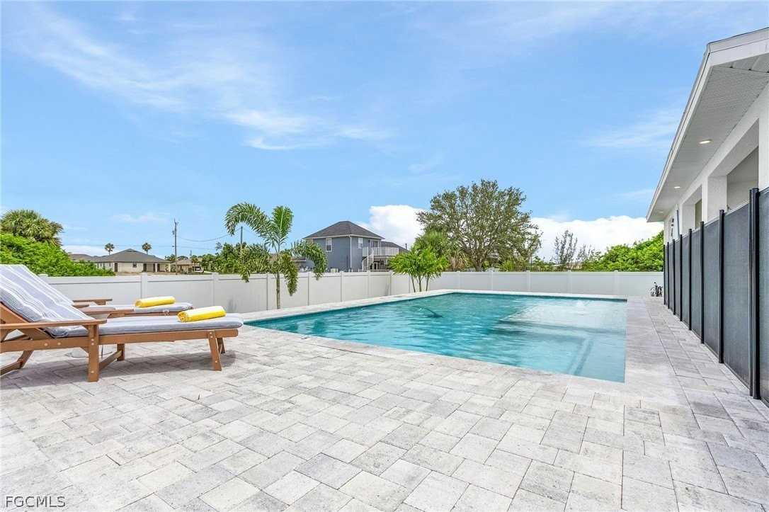 3015 Nw 42nd Ave - Photo 6 of 31