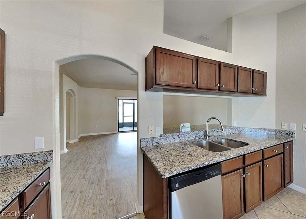 202 Sw 16th Ter - Photo 6 of 13