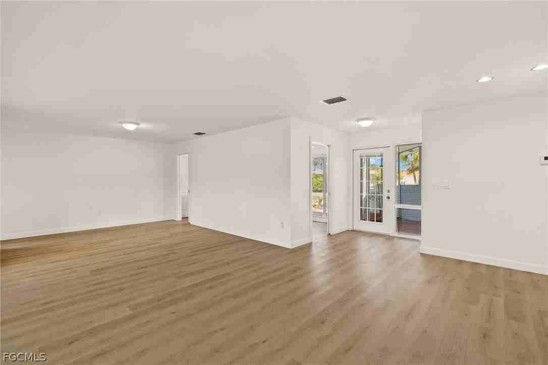 5738 Sw 1st Ct - Photo 5 of 26