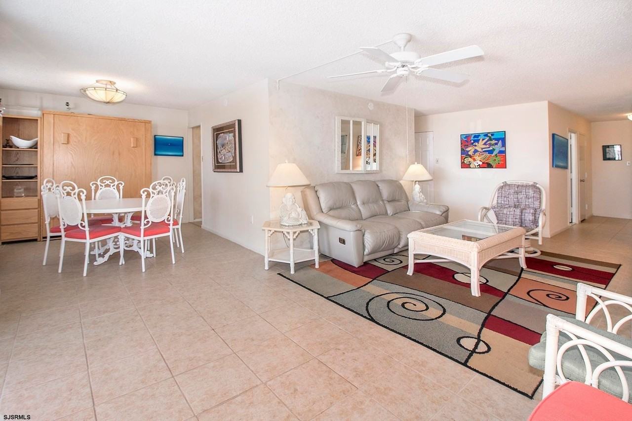 5200 Boardwalk #10A - Photo 4 of 17