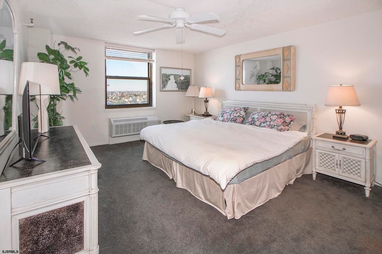 5200 Boardwalk #10A - Photo 6 of 17